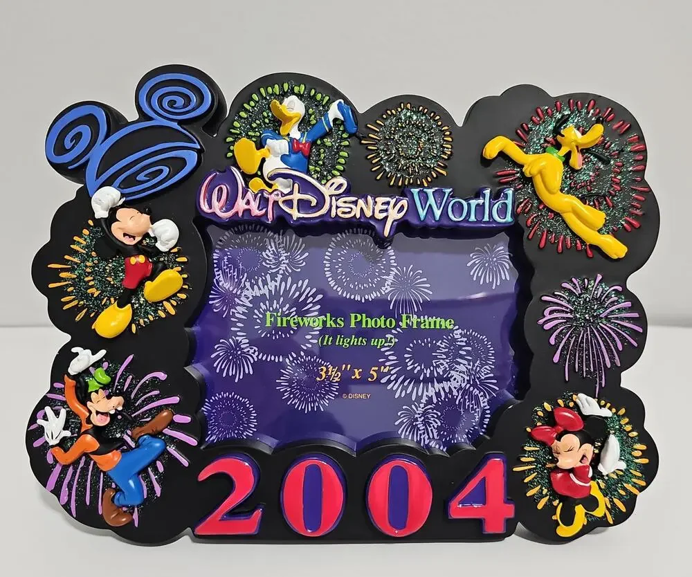 New Disney 2004 Light Up 3D Picture Frame Mickey Minnie Goofy 3 1/2